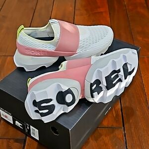 Sorel kinetic impact strap sneakers size 8
